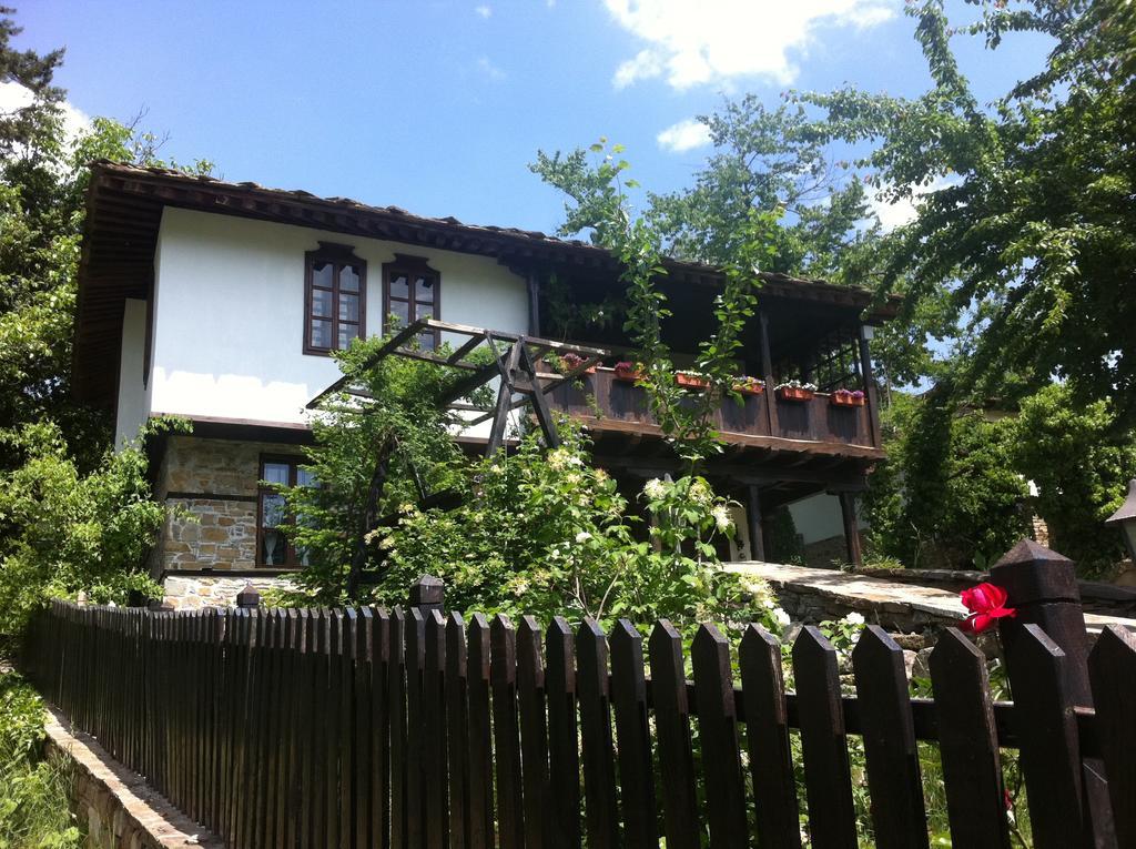 Stefanina Guesthouse Bozhentsi Esterno foto